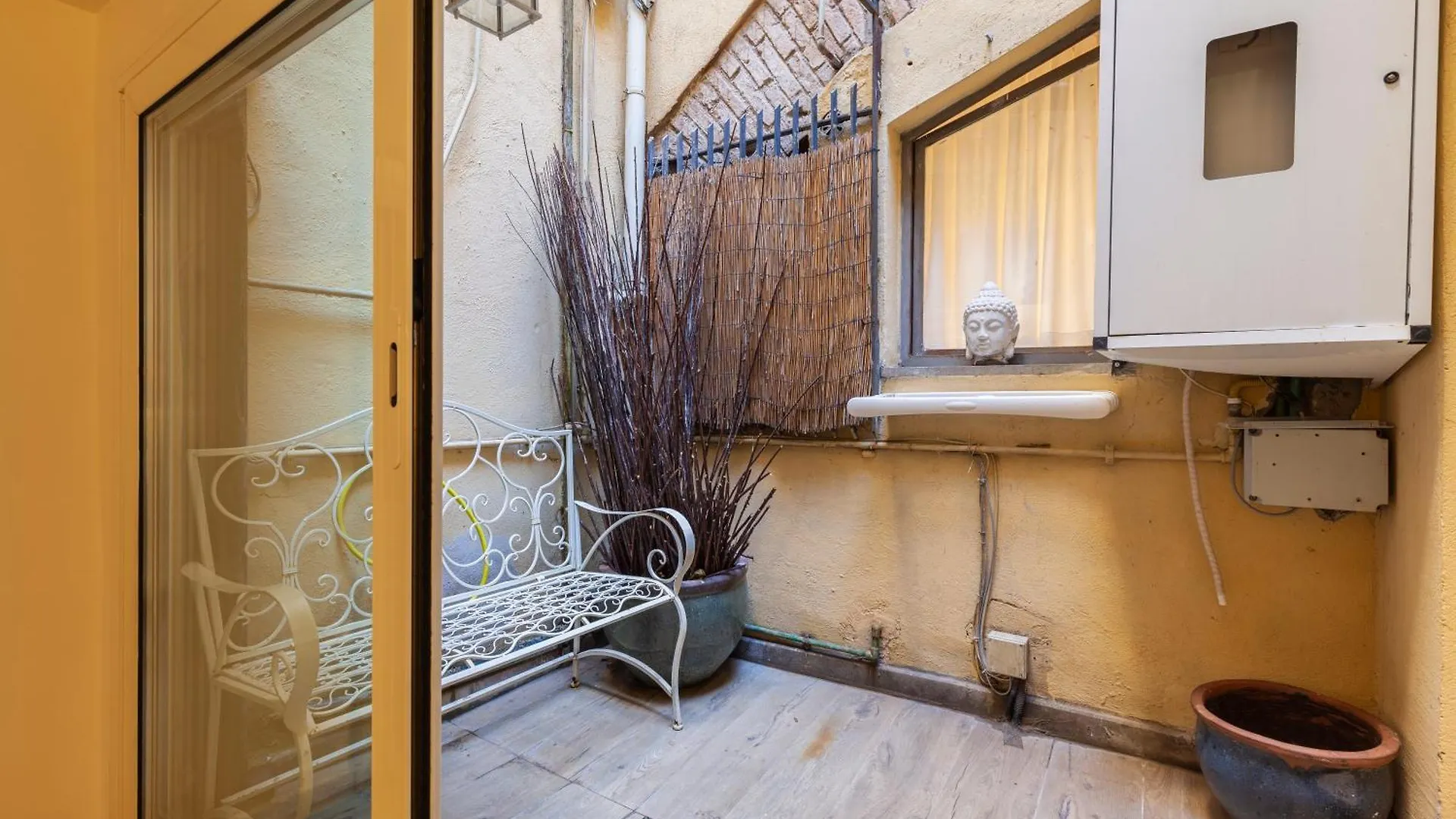 Campo Dei Fiori Historic Apartment Rome
