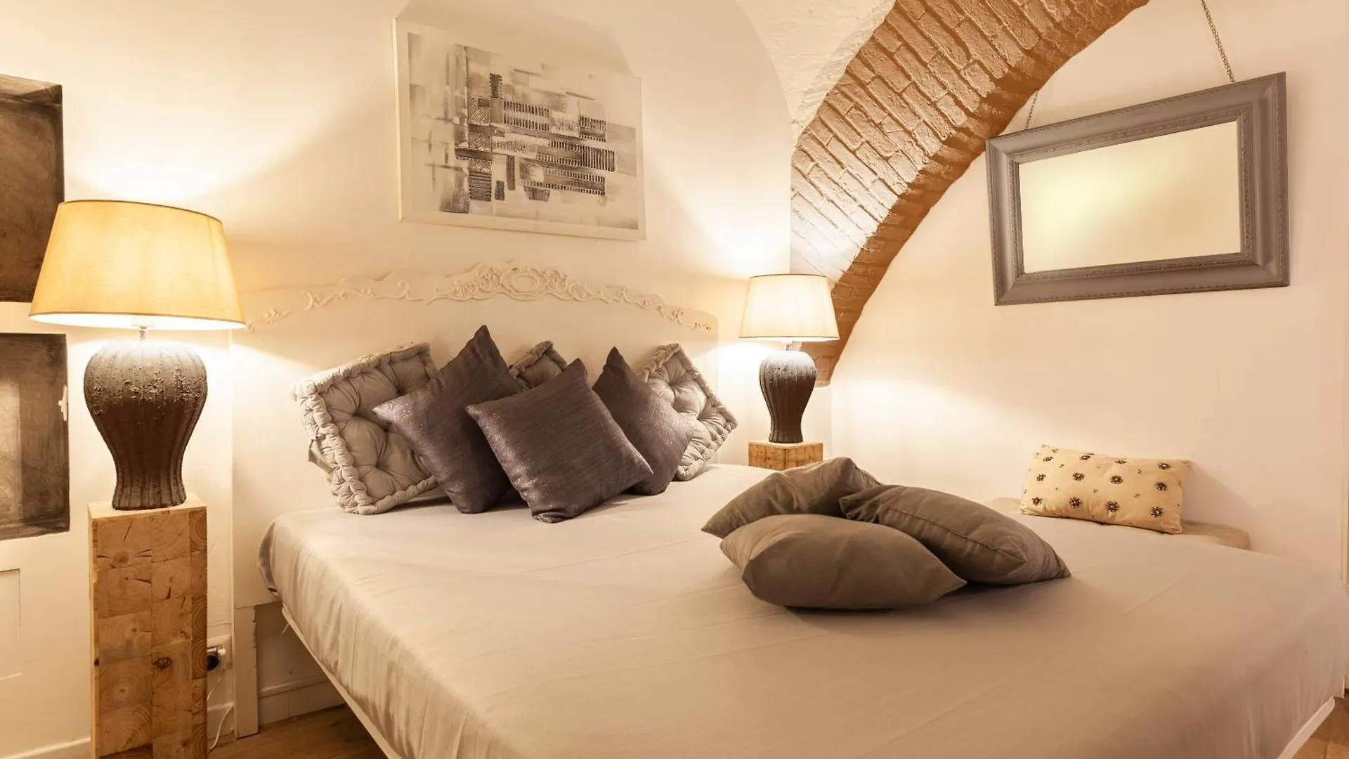 Campo Dei Fiori Historic Apartment Rome 0*,  Italy
