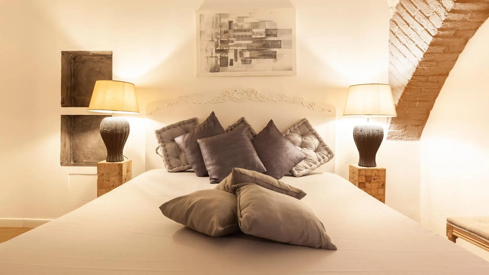 Campo Dei Fiori Historic Apartment Rome